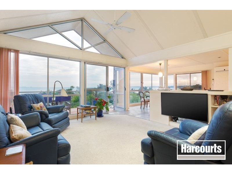 8 Western Park Rd, Somers VIC 3927