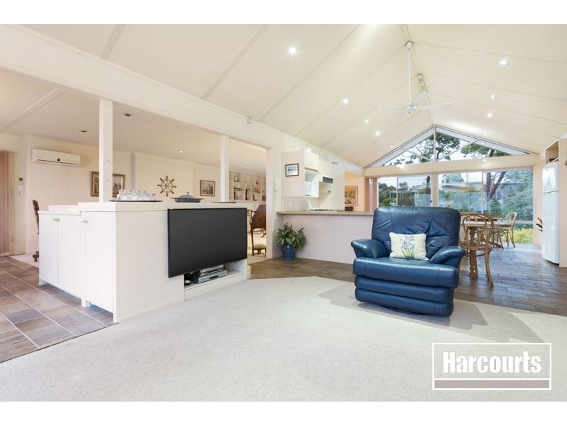 8 Western Park Rd, Somers VIC 3927