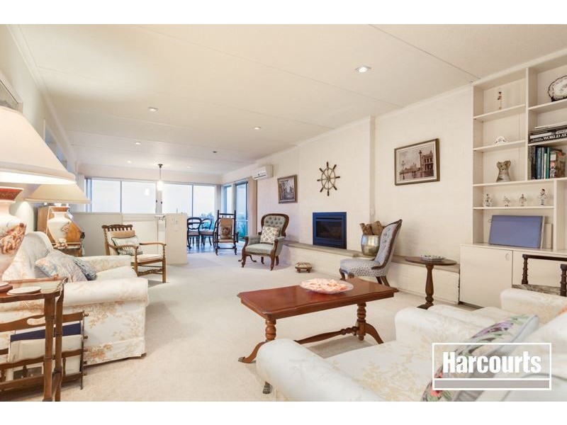 8 Western Park Rd, Somers VIC 3927