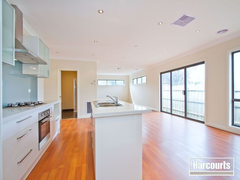 2/2 Spring Street, Hastings VIC 3915