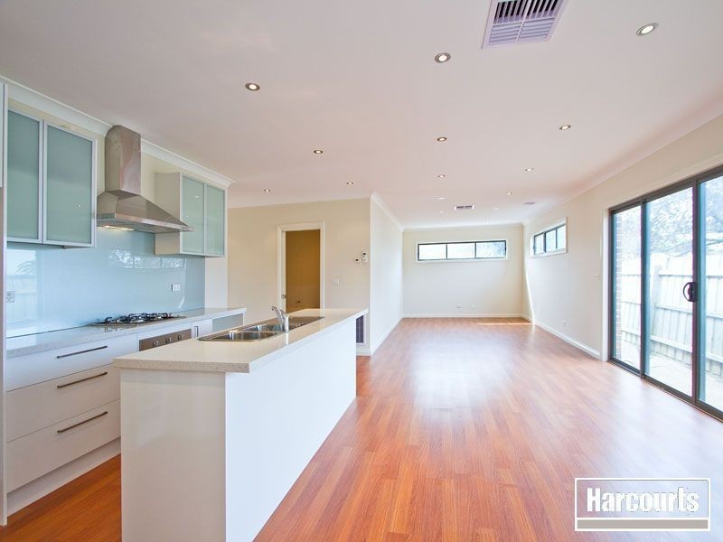 2/2 Spring Street, Hastings VIC 3915