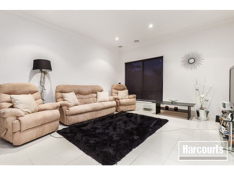 22 Nature Circuit, Cranbourne North VIC 3977