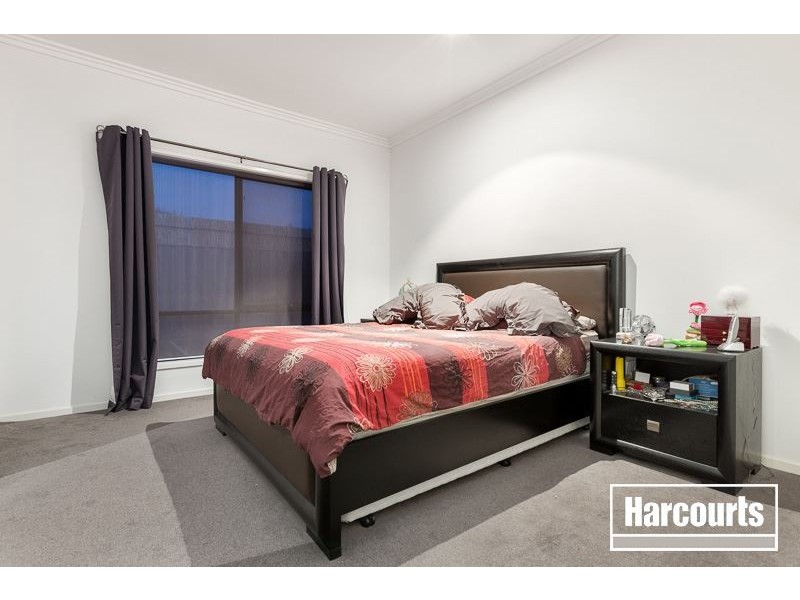 22 Nature Circuit, Cranbourne North VIC 3977