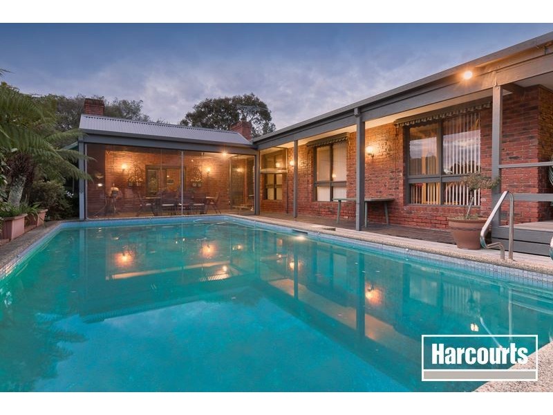 8 Homewood Road, Cranbourne South VIC 3977