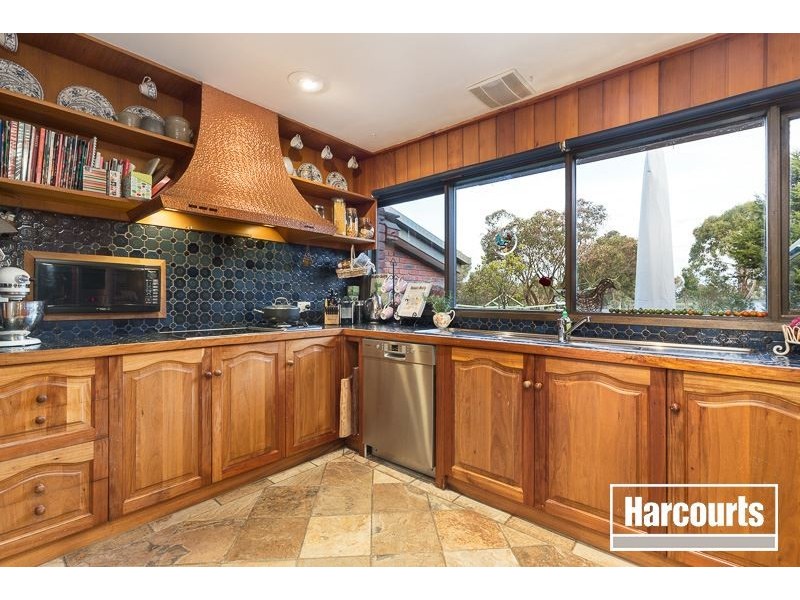 8 Homewood Road, Cranbourne South VIC 3977