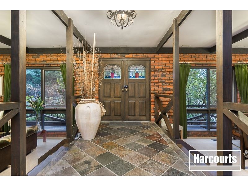 8 Homewood Road, Cranbourne South VIC 3977