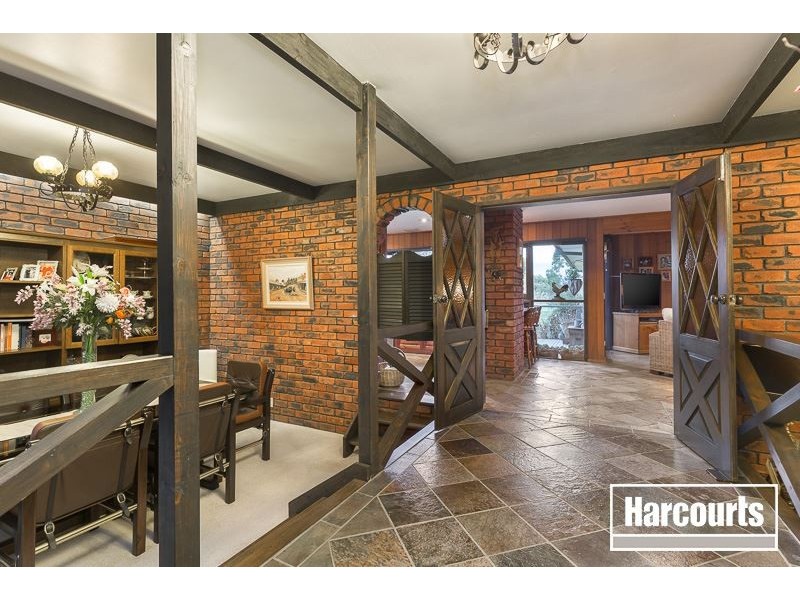 8 Homewood Road, Cranbourne South VIC 3977