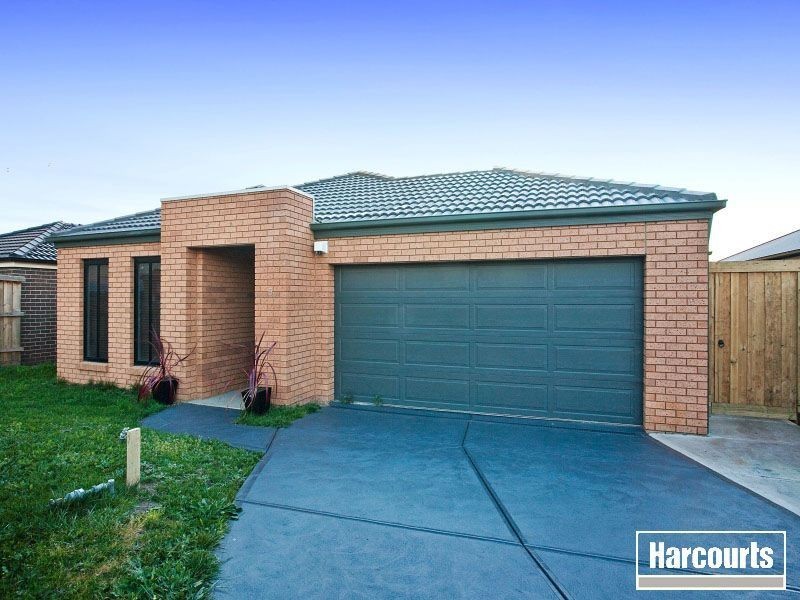 5 Lily Place, Cranbourne VIC 3977