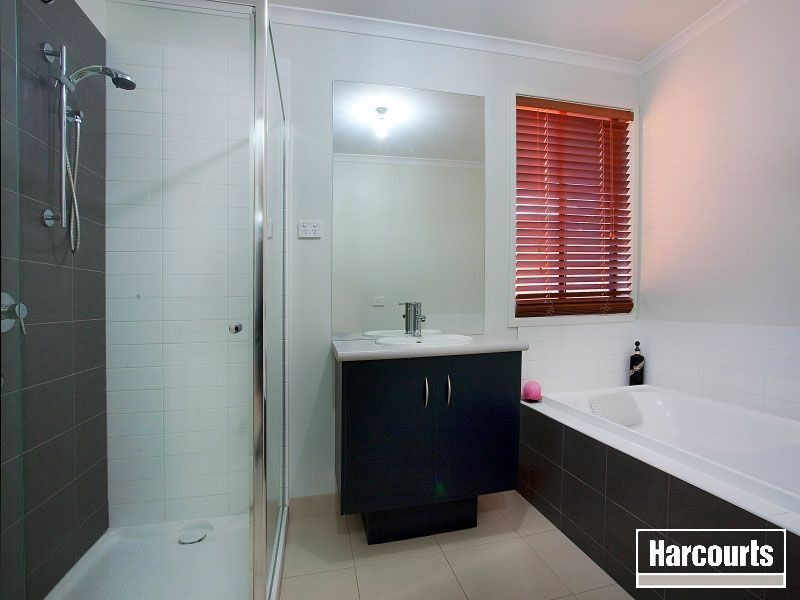 5 Lily Place, Cranbourne VIC 3977