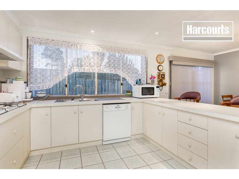 5 Falcon Close, Blind Bight VIC 3980