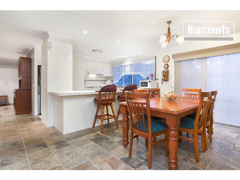 5 Falcon Close, Blind Bight VIC 3980