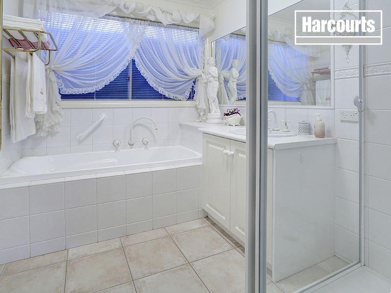 21 Caversham Drive, Mornington VIC 3931