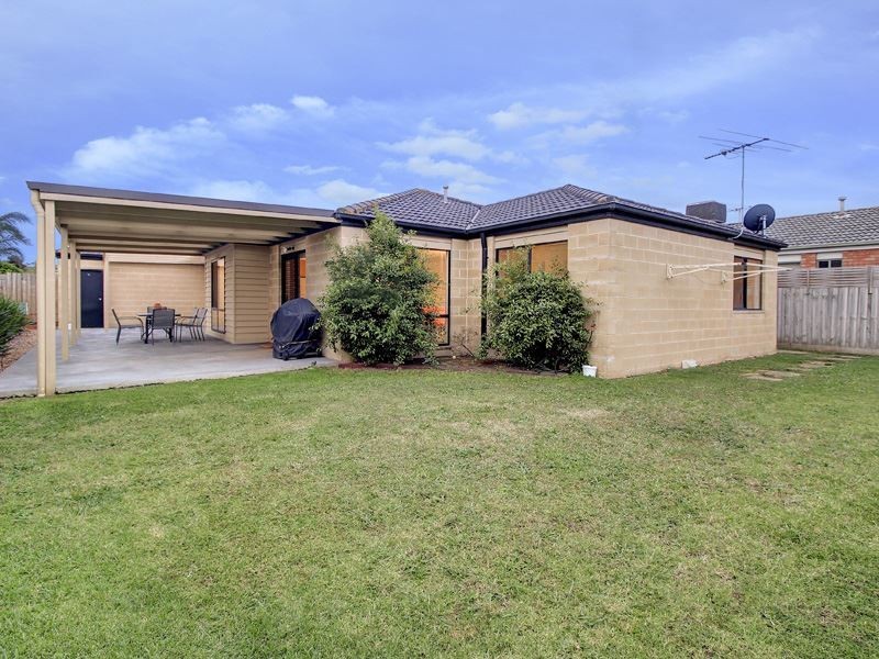 16 Windrest Place, Hastings VIC 3915