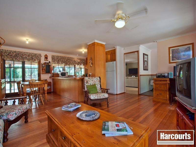 10 Ostend Street, Bittern VIC 3918