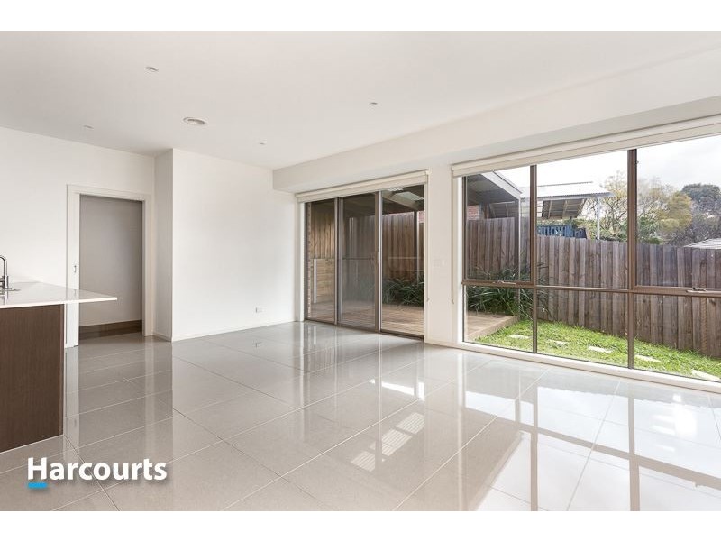 2/4 Rochester Road, Somerville VIC 3912