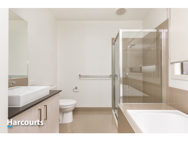 2/4 Rochester Road, Somerville VIC 3912