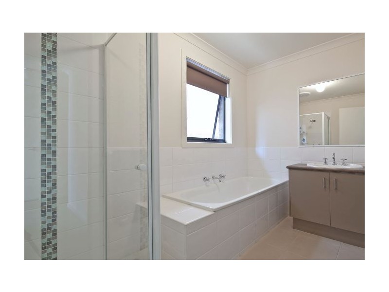 10/10 Kingfisher Court, Hastings VIC 3915