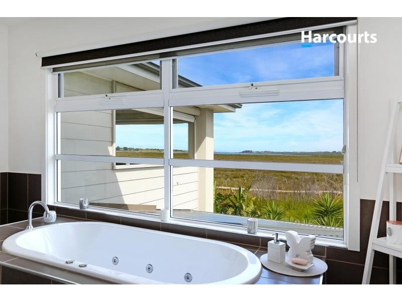 52 Warranqite Cres, Hastings VIC 3915