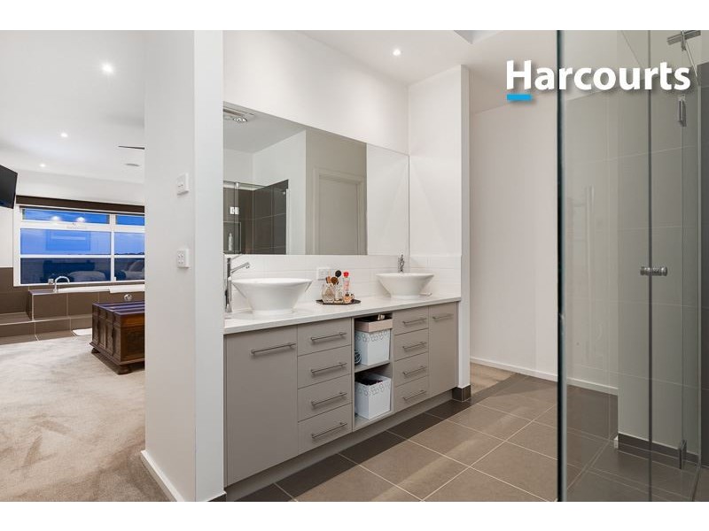 52 Warranqite Cres, Hastings VIC 3915