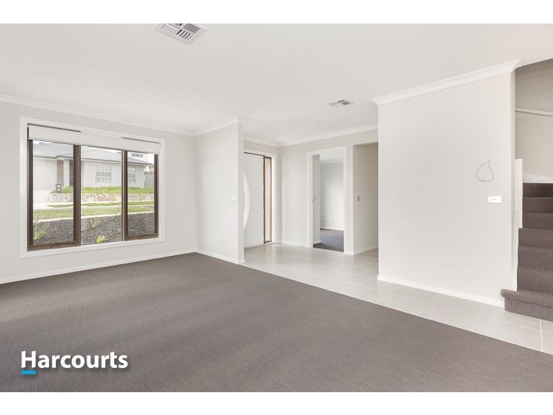 31 Waterloo Road, Cranbourne East VIC 3977