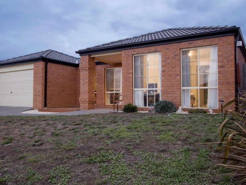 4 Forbes Place, Hastings VIC 3915