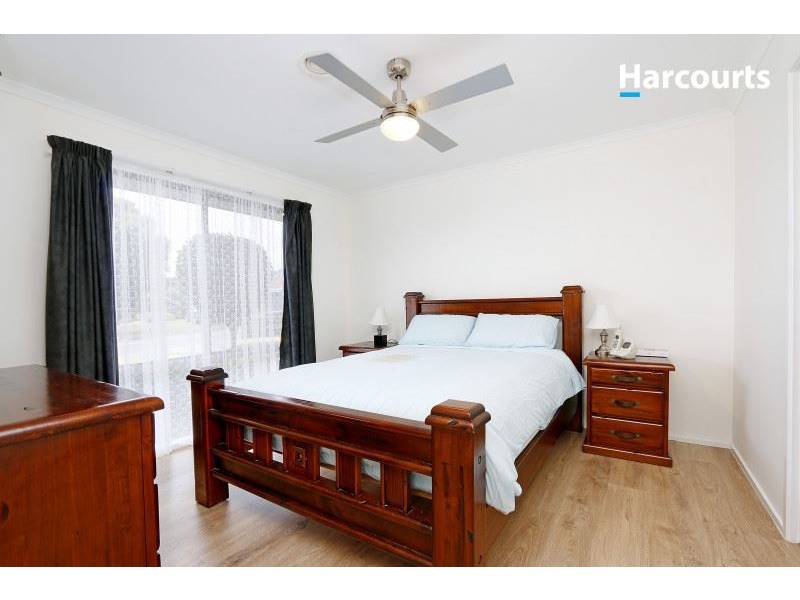 33 Kinlora Drive, Somerville VIC 3912