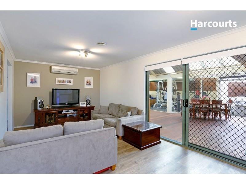 33 Kinlora Drive, Somerville VIC 3912