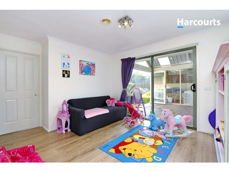 33 Kinlora Drive, Somerville VIC 3912