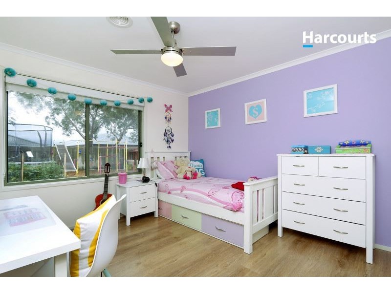 33 Kinlora Drive, Somerville VIC 3912