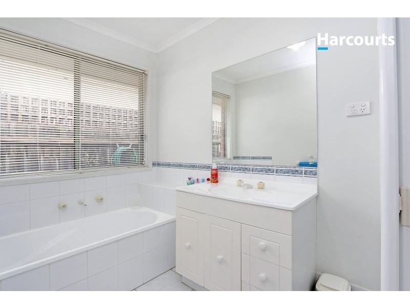 33 Kinlora Drive, Somerville VIC 3912