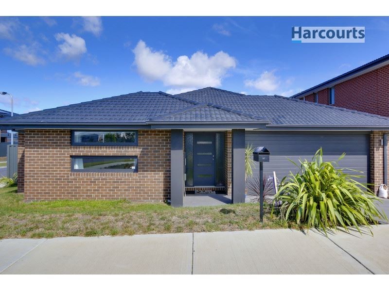 46 Asteria Crescent, Cranbourne West VIC 3977