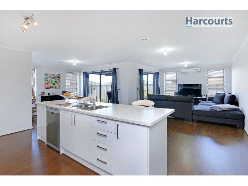 46 Asteria Crescent, Cranbourne West VIC 3977