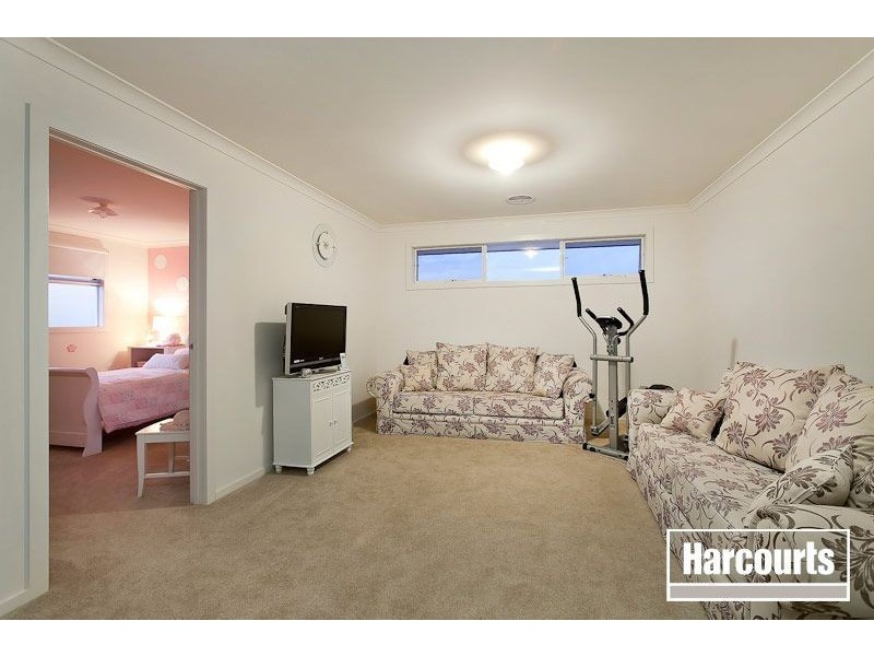 11 Wearingford Ave, Narre Warren South VIC 3805