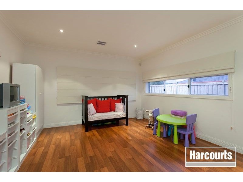 11 Wearingford Ave, Narre Warren South VIC 3805