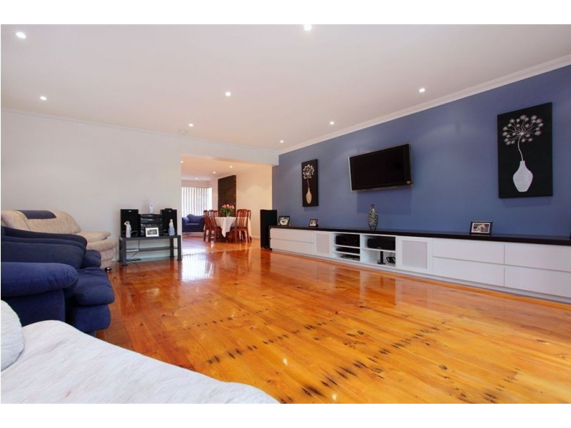 49 Eunice Drive, Cheltenham VIC 3192