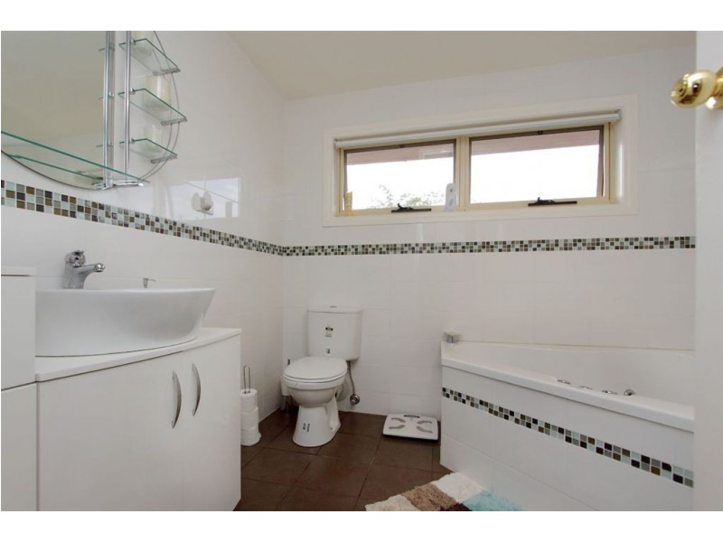 49 Eunice Drive, Cheltenham VIC 3192