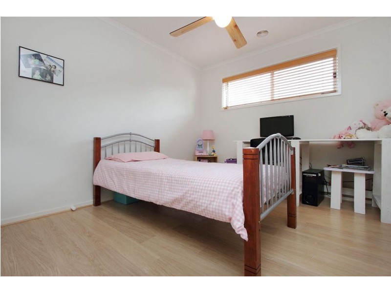 15 Greenside Crescent, Keysborough VIC 3173