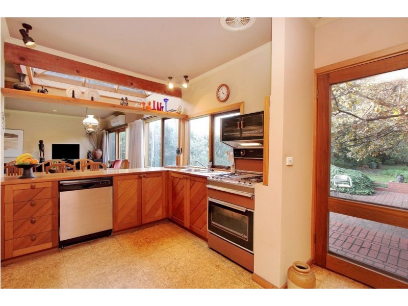 24 Jean Street, Cheltenham VIC 3192