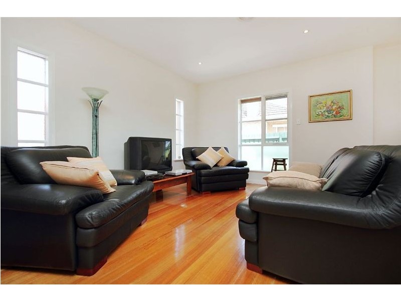 1/42 Chesterville Road, Cheltenham VIC 3192