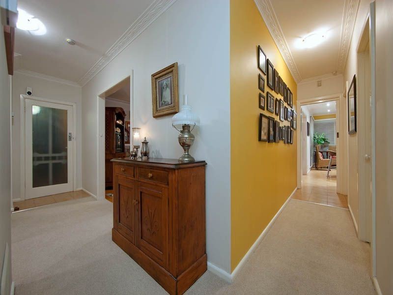 185 Warrigal Road, Cheltenham VIC 3192