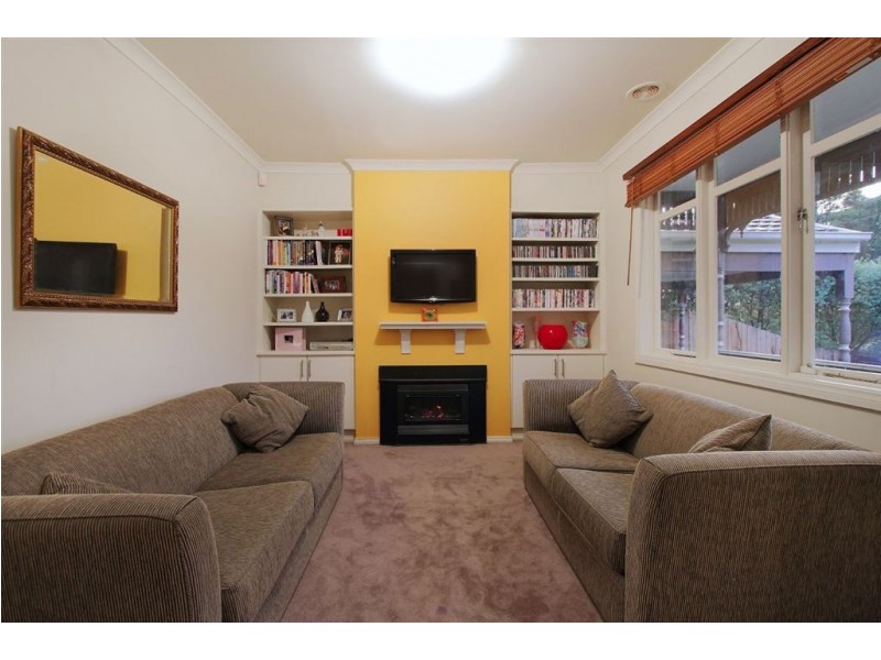 8 Swinden Avenue, Cheltenham VIC 3192