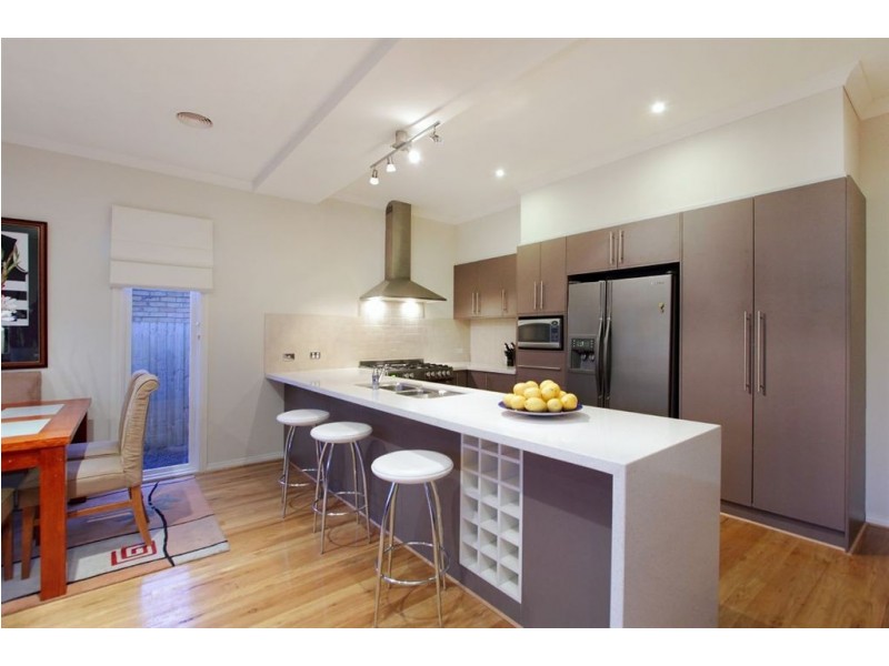 8 Swinden Avenue, Cheltenham VIC 3192