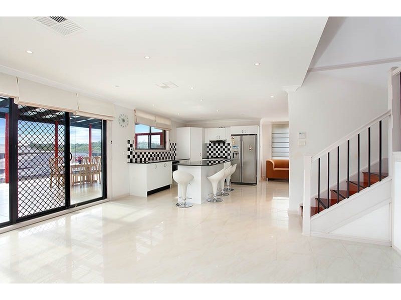 6 Cleveland Close, Rouse Hill NSW 2155