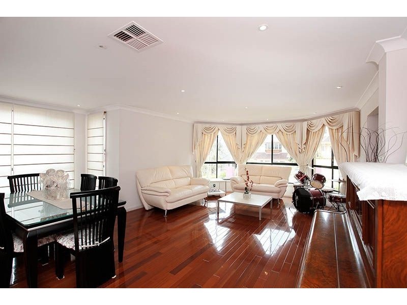 6 Cleveland Close, Rouse Hill NSW 2155