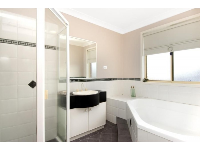 2 Denman Court, Glenwood NSW 2768