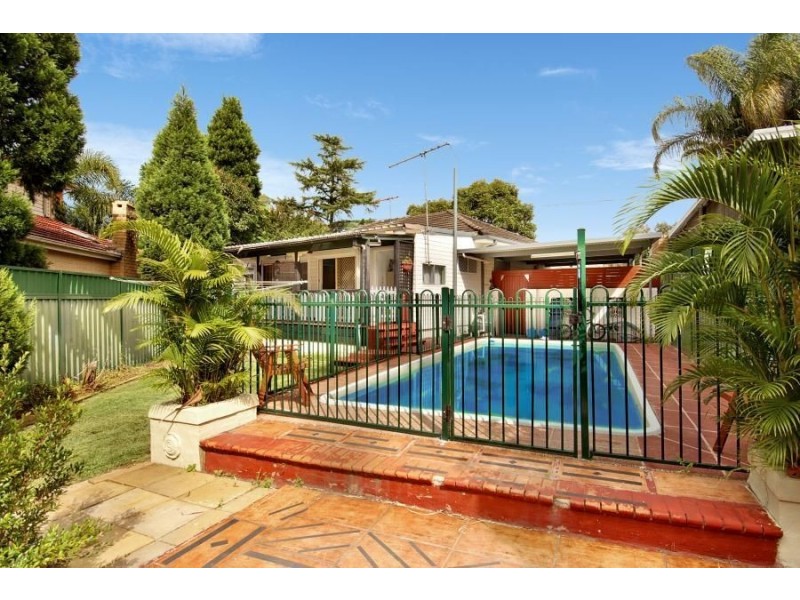 77 Endeavour Street, Seven Hills NSW 2147