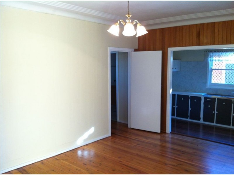 215 Hamilton Road, Fairfield West NSW 2165