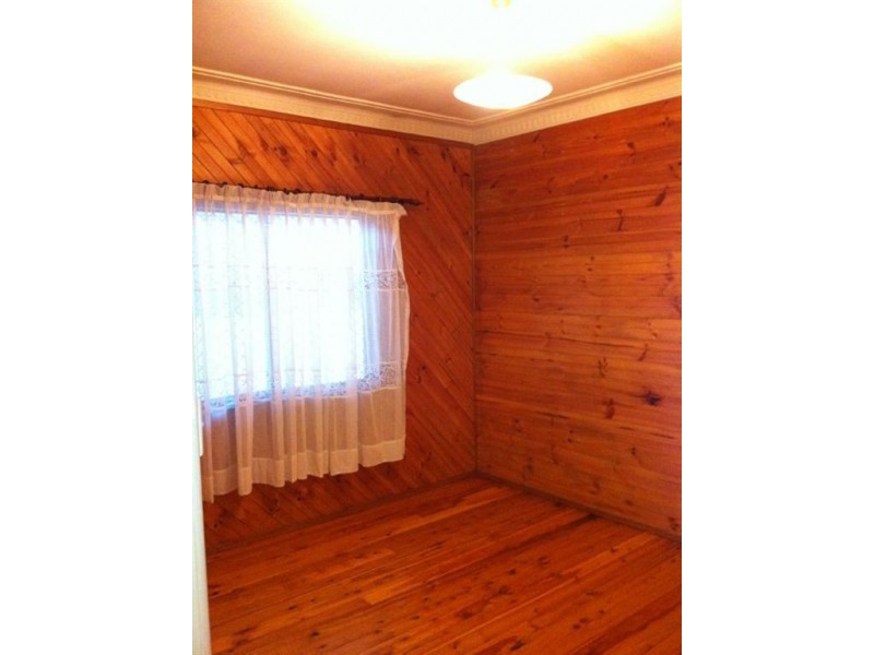 215 Hamilton Road, Fairfield West NSW 2165