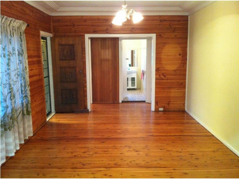 215 Hamilton Road, Fairfield West NSW 2165