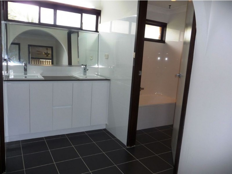 38 Anderson Rd, Kings Langley NSW 2147